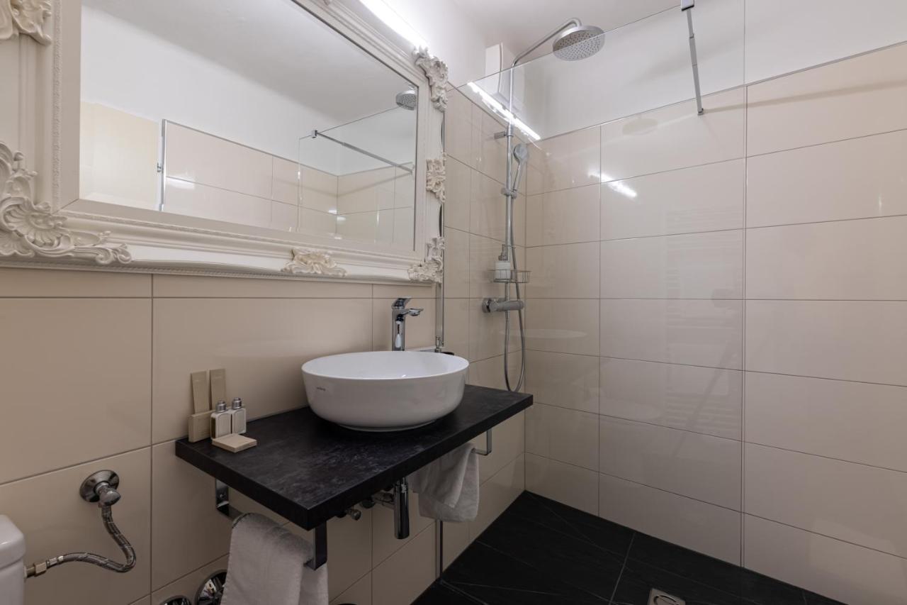 Boutique Hotel Goldenes Lamm Villach Dış mekan fotoğraf