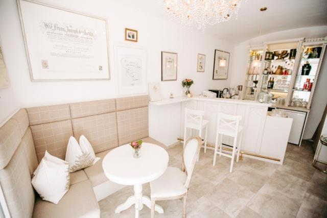 Boutique Hotel Goldenes Lamm Villach Dış mekan fotoğraf