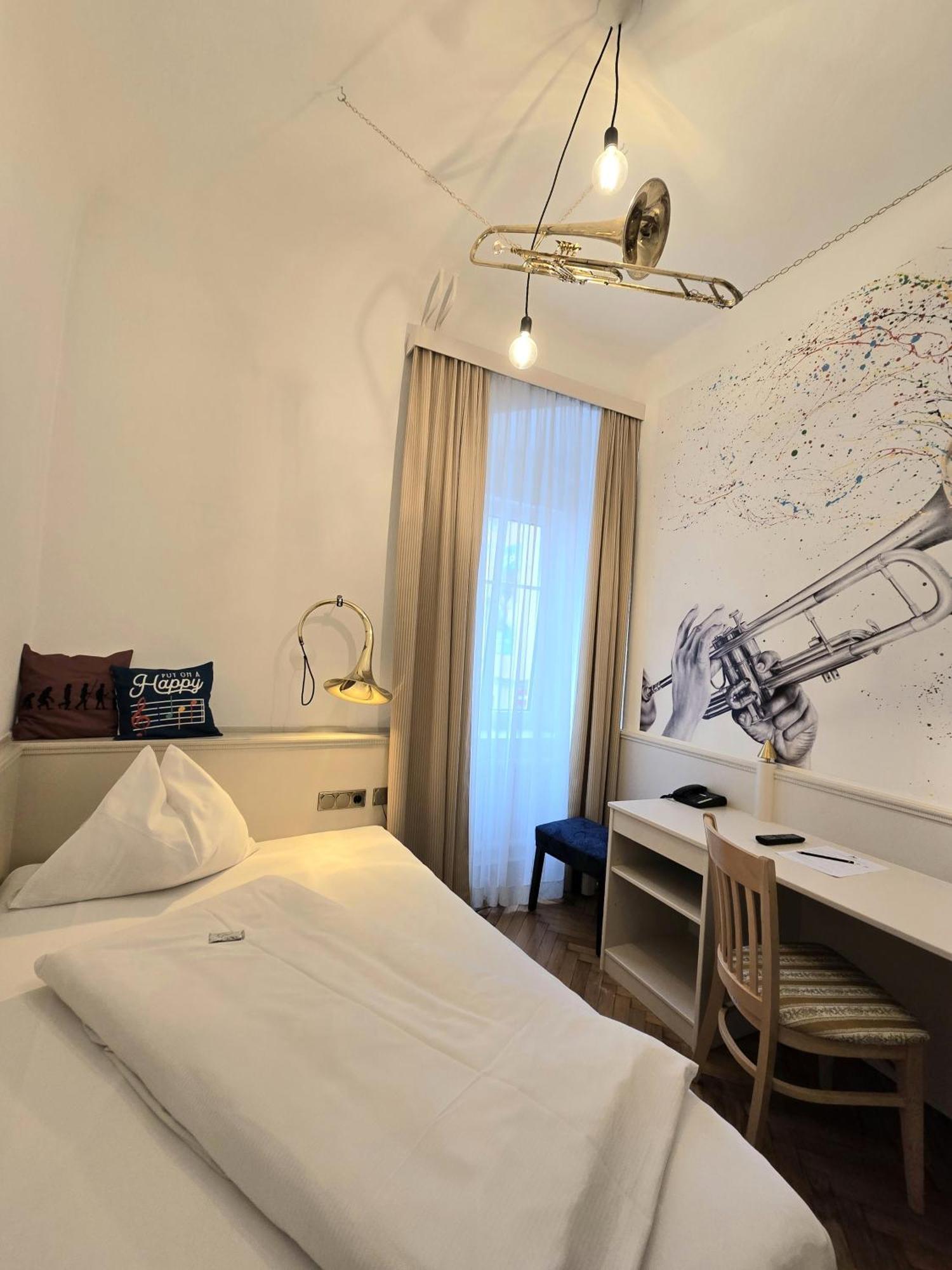 Boutique Hotel Goldenes Lamm Villach Dış mekan fotoğraf