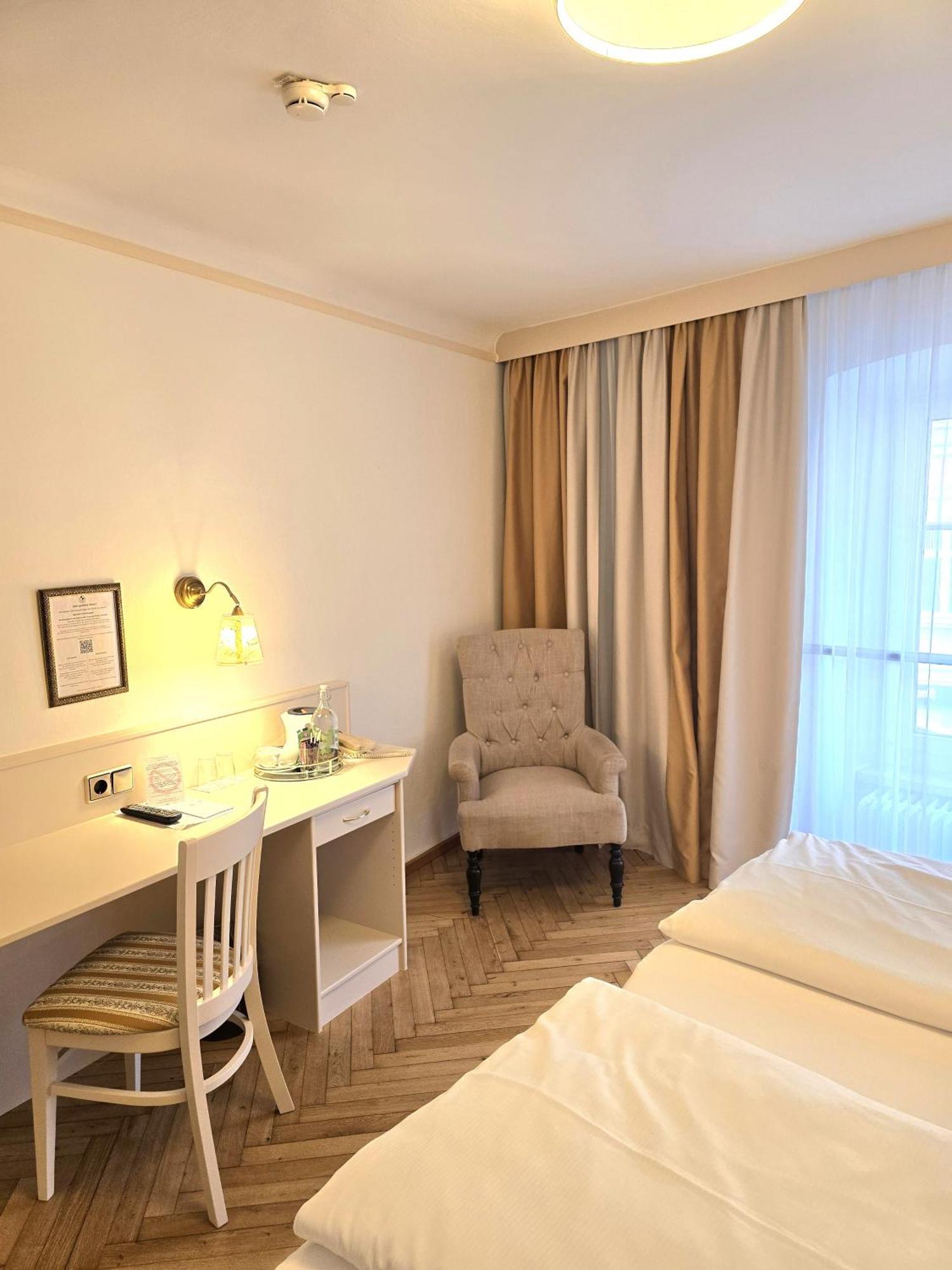 Boutique Hotel Goldenes Lamm Villach Dış mekan fotoğraf