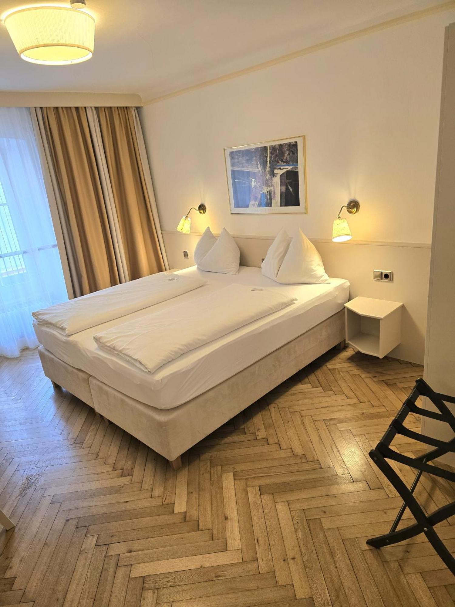 Boutique Hotel Goldenes Lamm Villach Dış mekan fotoğraf