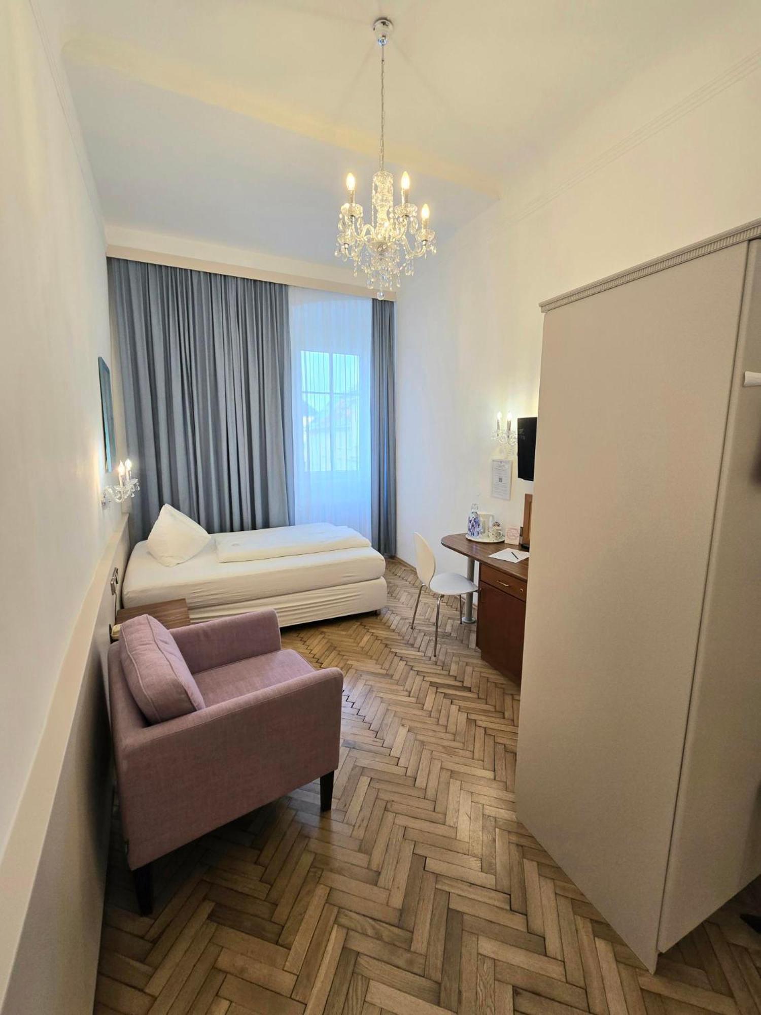 Boutique Hotel Goldenes Lamm Villach Dış mekan fotoğraf