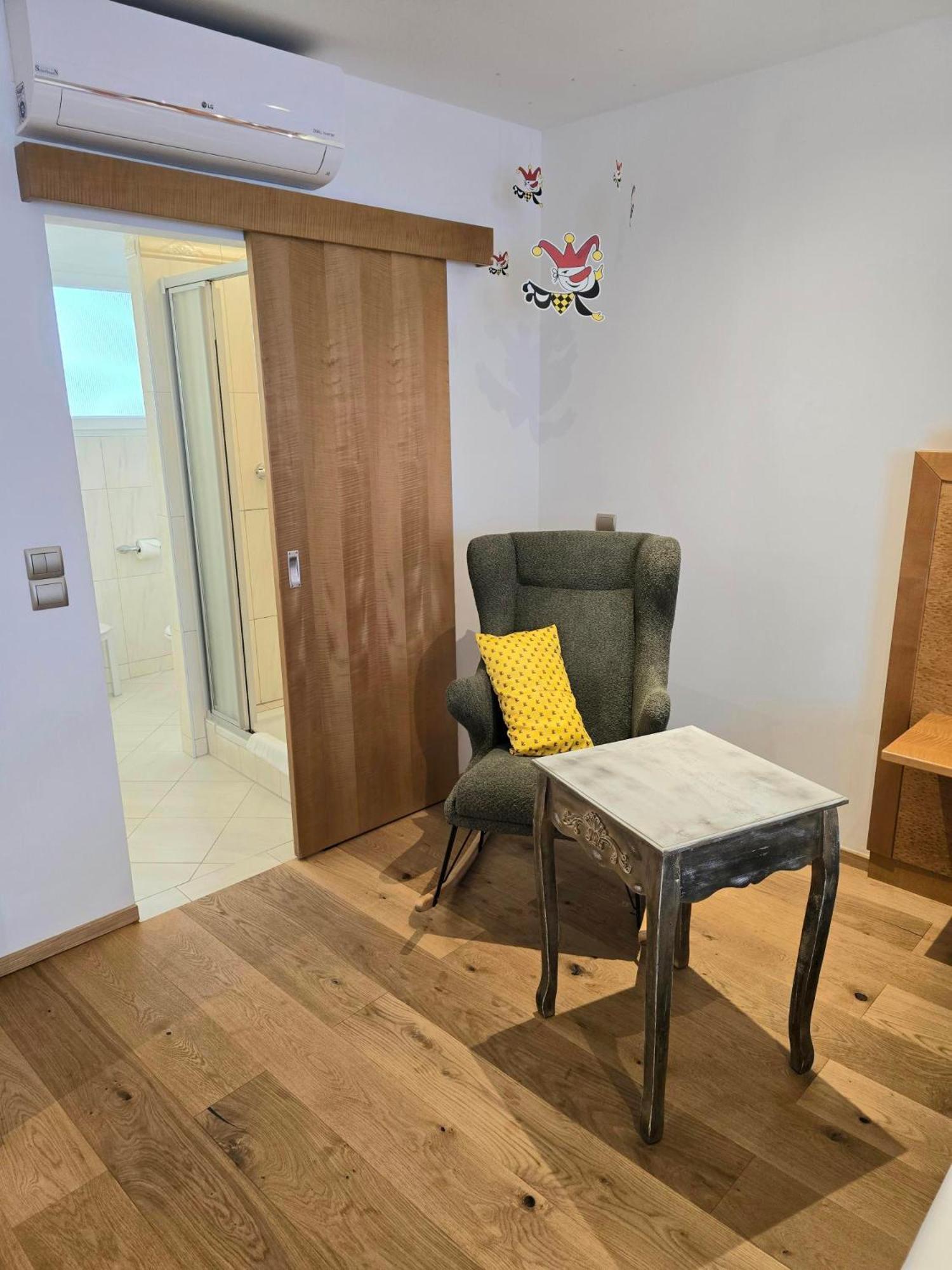 Boutique Hotel Goldenes Lamm Villach Dış mekan fotoğraf