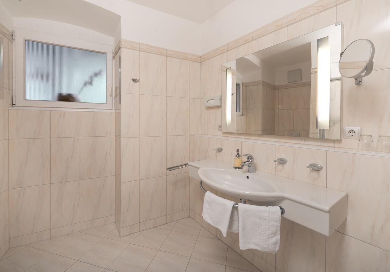 Boutique Hotel Goldenes Lamm Villach Dış mekan fotoğraf