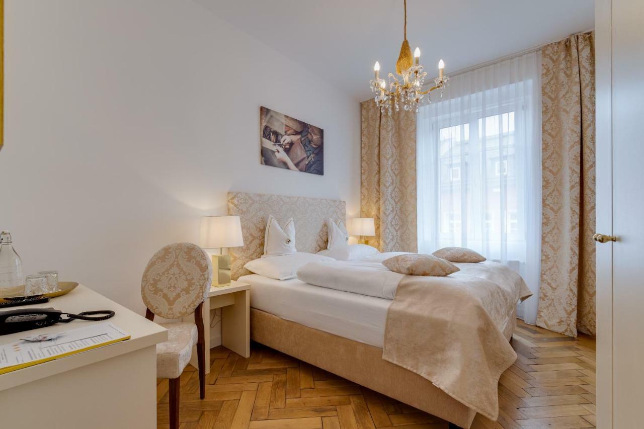 Boutique Hotel Goldenes Lamm Villach Dış mekan fotoğraf